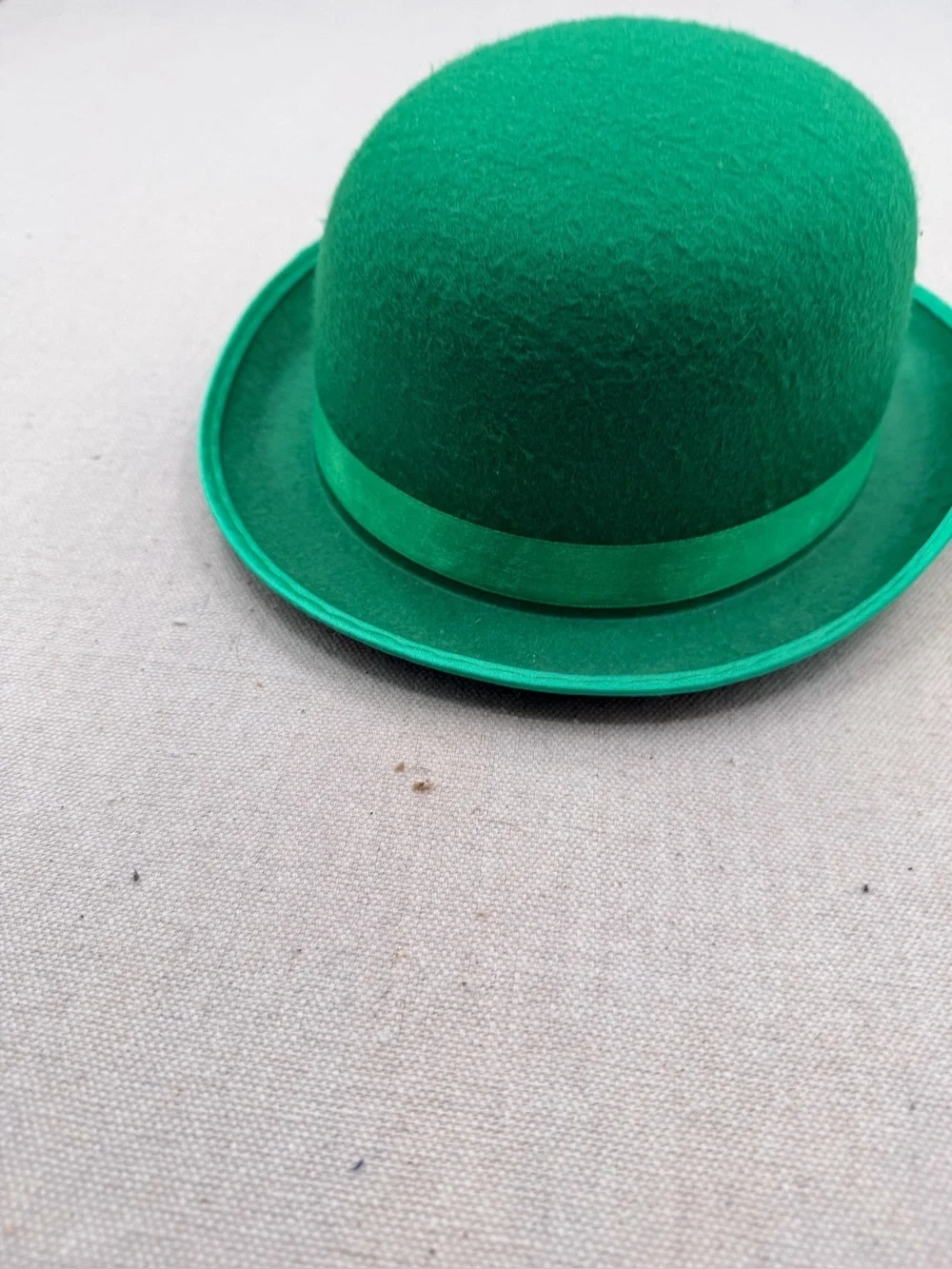 Classic Green Felt Bowler Hat - Men’s Fashion Accessory